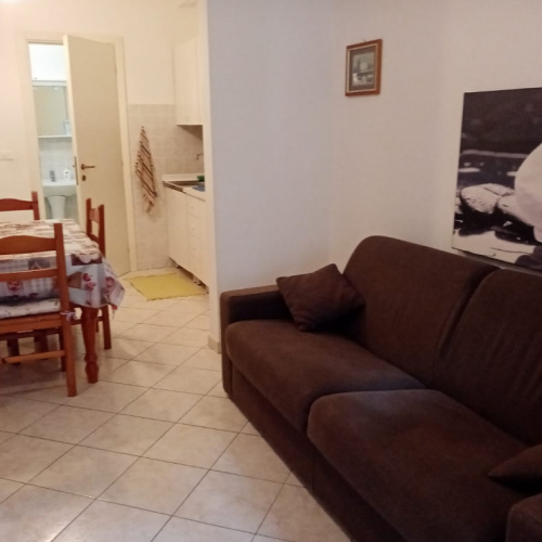 APPARTAMENTO 6 POSTI GLICINE NOLI  4.JPG
